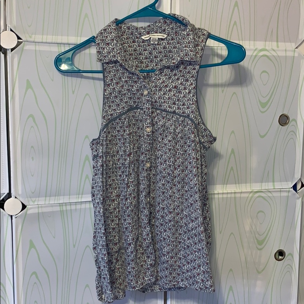 American Eagle Sleeveless Button-Up Top